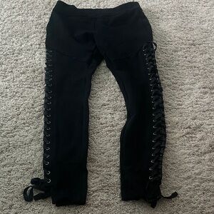True religion women’s lace up leggings size medium like new